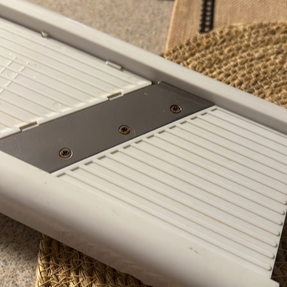 Mandoline Slicer or Shredder - Picture 8 of 8